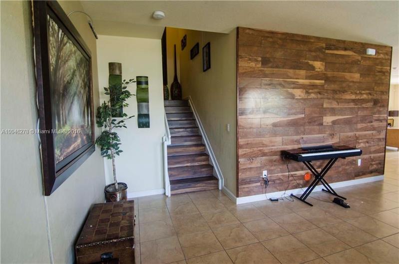 Image 3 of 20 For 22744 92nd Ct