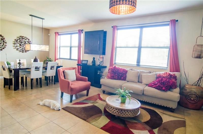 Image 7 of 20 For 22744 92nd Ct