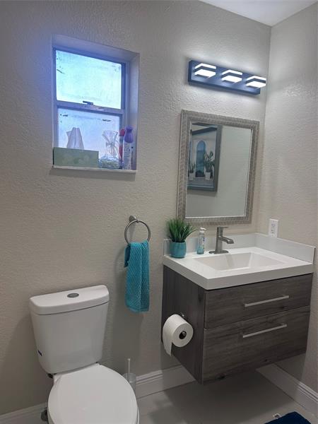 Image 6 of 8 For 3900 52nd Ave