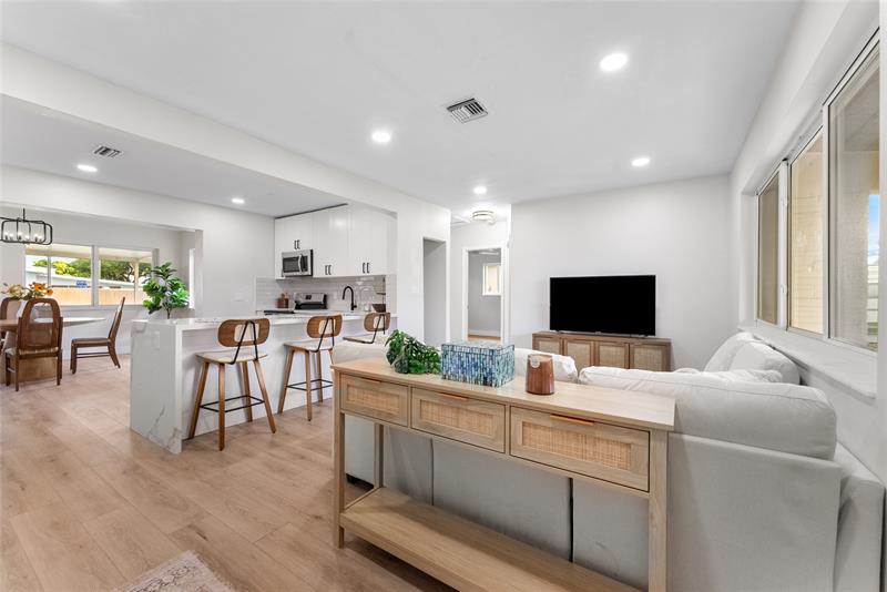 Details for 7021 12th St, Pembroke Pines, FL 33023