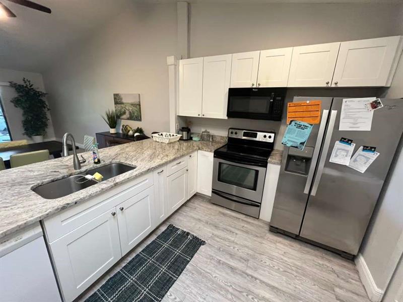 Image 4 of 18 For 22517 Vistawood Way