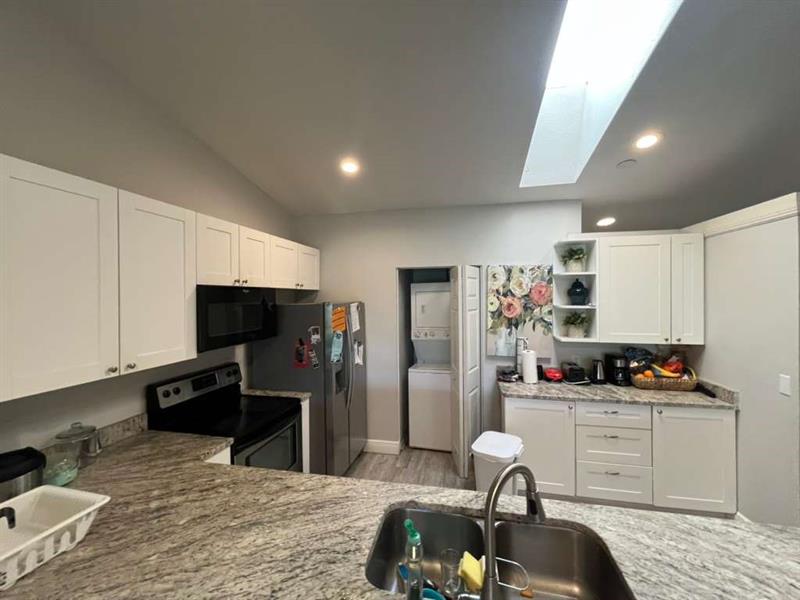 Image 7 of 18 For 22517 Vistawood Way