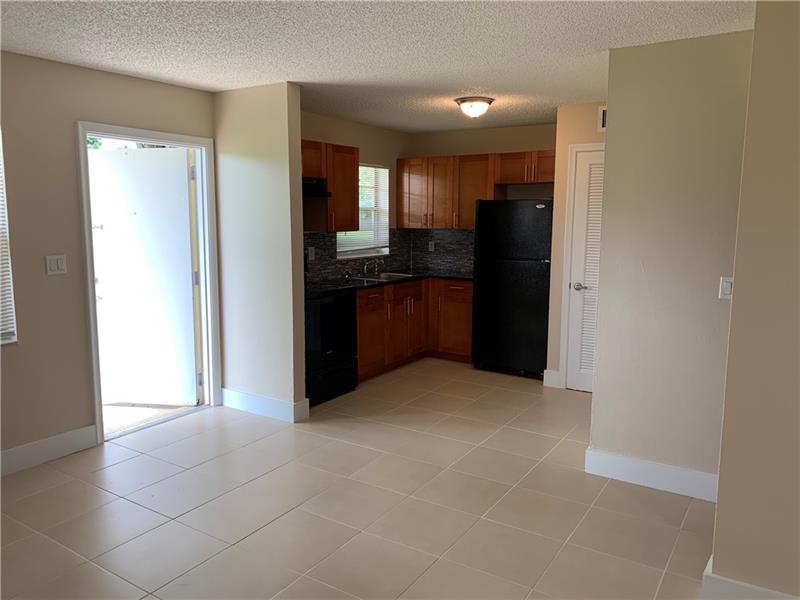 Image 3 of 16 For 5180 6th Av  602