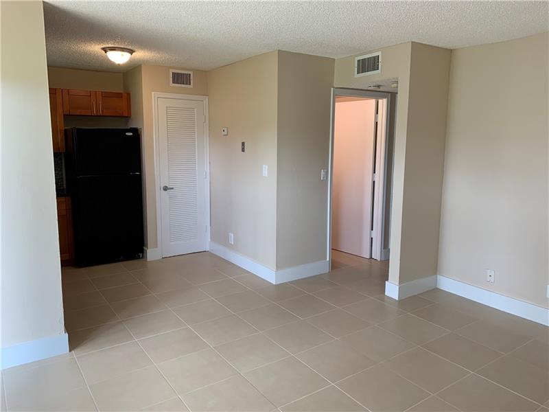 Image 4 of 16 For 5180 6th Av  602