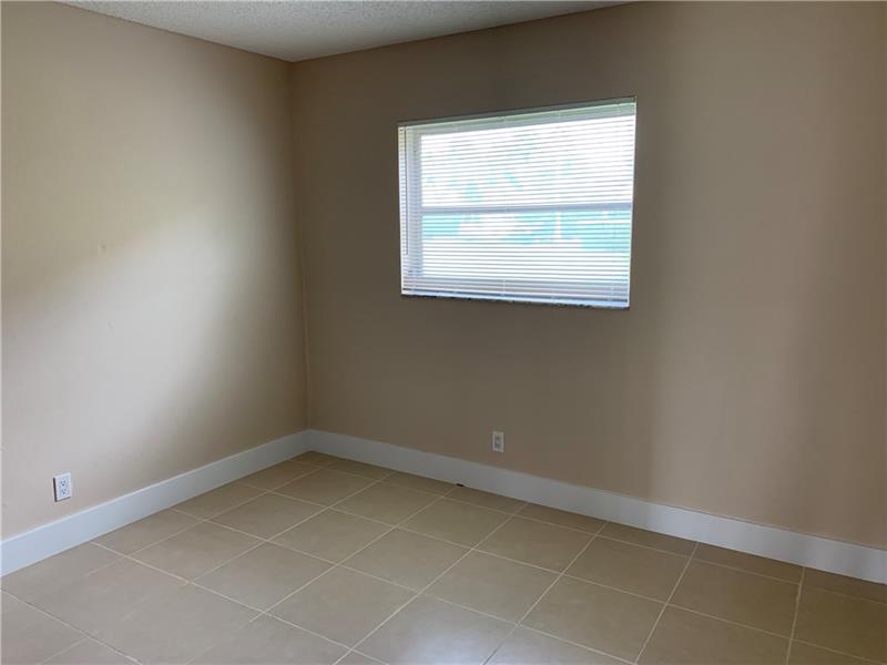 Image 5 of 16 For 5180 6th Av  602