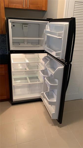 Image 8 of 16 For 5180 6th Av  602