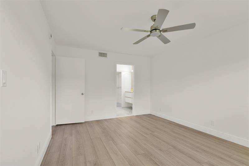 Image 15 of 19 For 15461 Pembridge 112 Drive 112