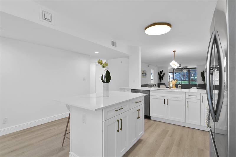 Image 3 of 19 For 15461 Pembridge 112 Drive 112