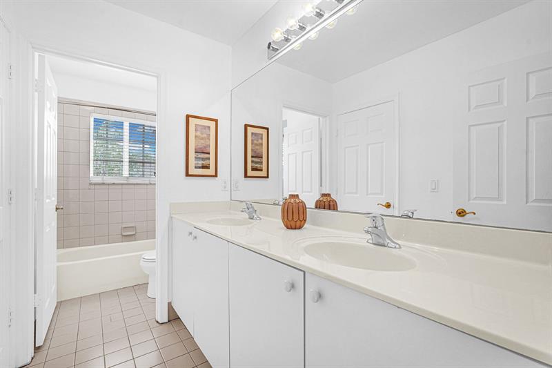 Image 31 of 56 For 1427 34th Way  1427