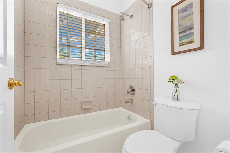 Image 32 of 56 For 1427 34th Way  1427