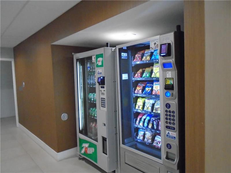 Image 42 of 55 For 1800 Andrews Ave  9g