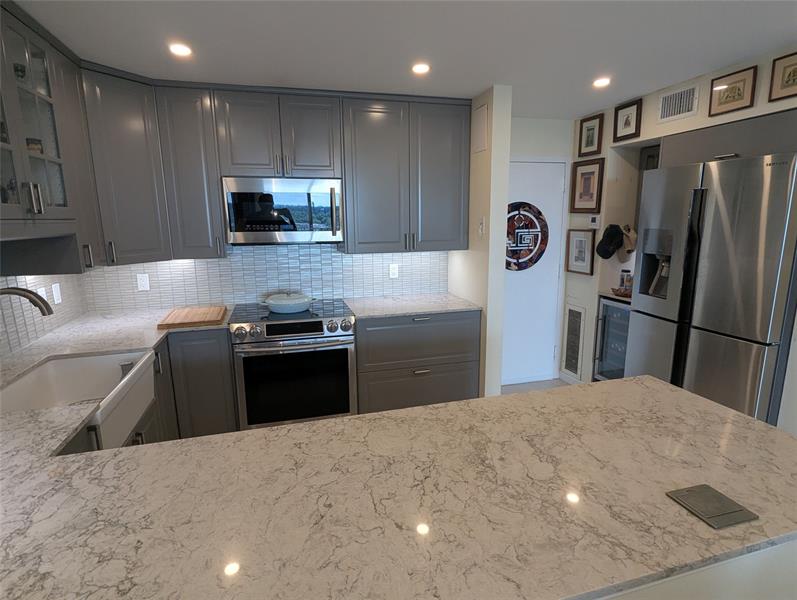 Image 9 of 55 For 1800 Andrews Ave  9g