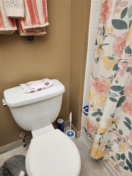 Image 8 of 12 For 8020 Fairview  109