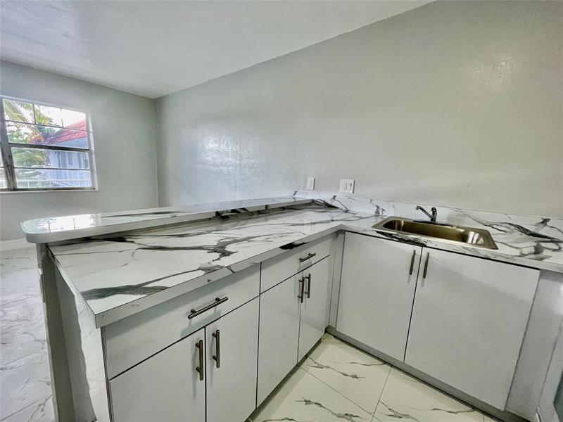 Image 6 of 11 For 874 10th Dr  741-211