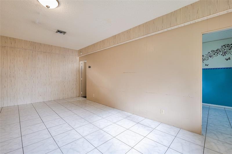 Image 11 of 54 For 5614 Hammock Ln 113