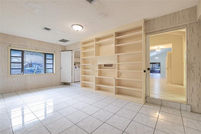 Image 12 of 54 For 5614 Hammock Ln 113