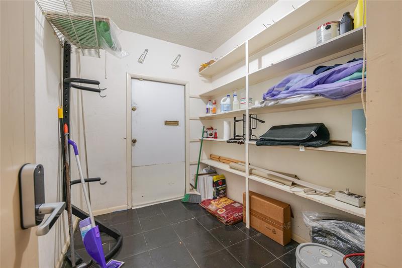 Image 13 of 54 For 5614 Hammock Ln 113