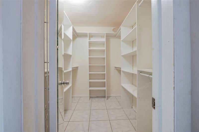 Image 22 of 54 For 5614 Hammock Ln 113