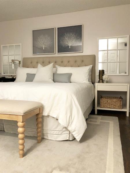 Image 5 of 17 For 4060 Hills Dr  24