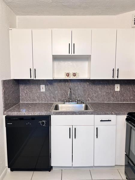 Image 16 of 32 For 740 Burgundy  740