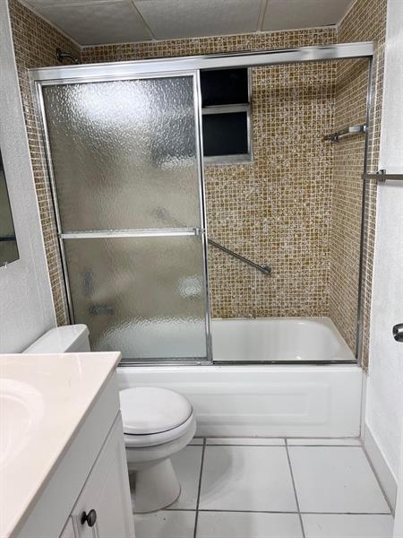 Image 20 of 32 For 740 Burgundy  740