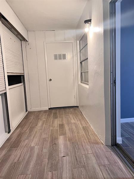 Image 23 of 32 For 740 Burgundy  740