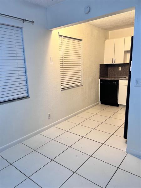 Image 24 of 32 For 740 Burgundy  740