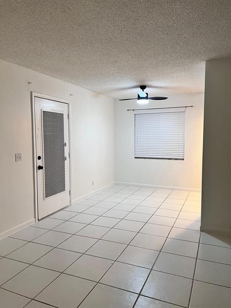 Image 26 of 32 For 740 Burgundy  740