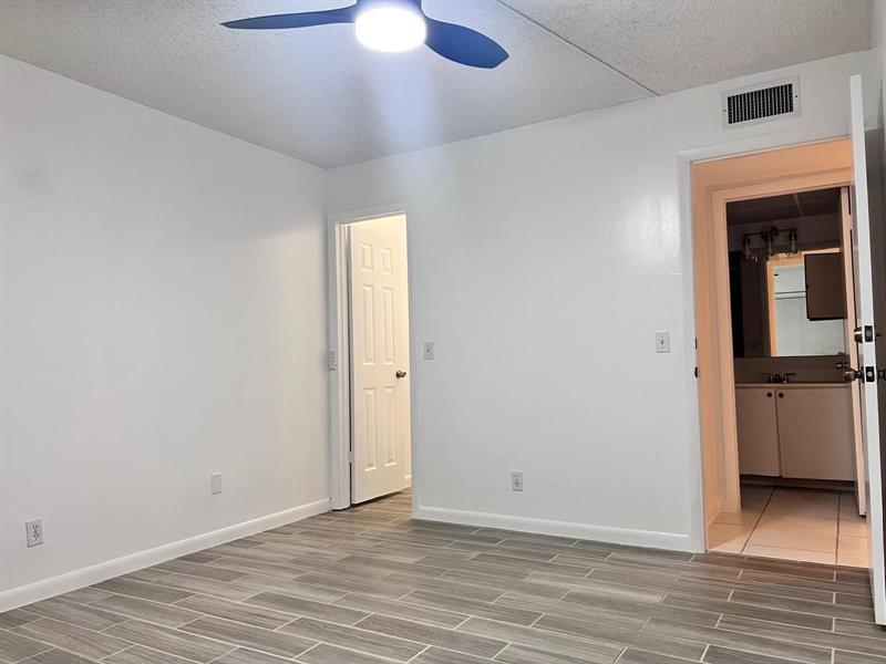 Image 27 of 32 For 740 Burgundy  740