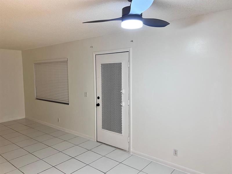 Image 7 of 32 For 740 Burgundy  740