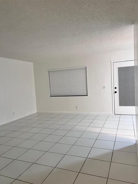 Image 9 of 32 For 740 Burgundy  740