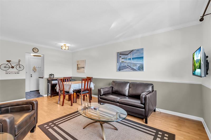 Image 10 of 41 For 6263 19th Ave  1030