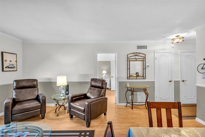 Image 13 of 41 For 6263 19th Ave  1030