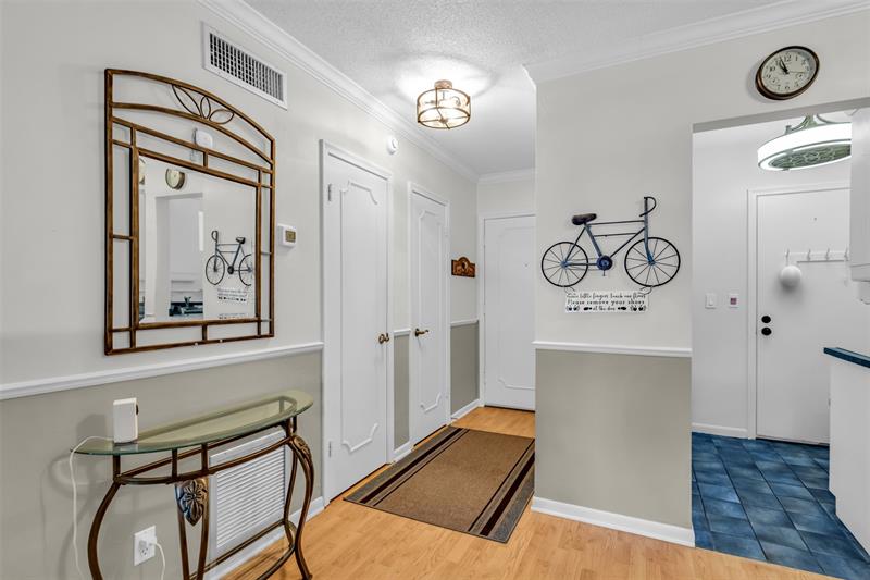 Image 14 of 41 For 6263 19th Ave  1030