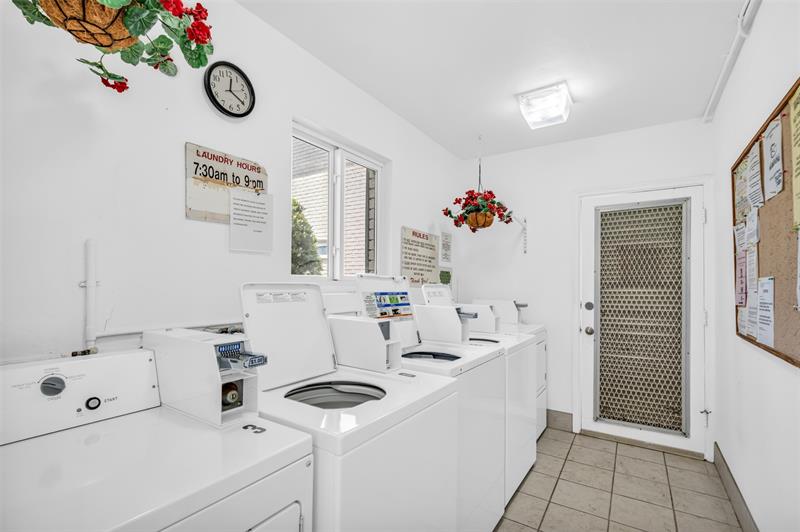 Image 25 of 41 For 6263 19th Ave  1030