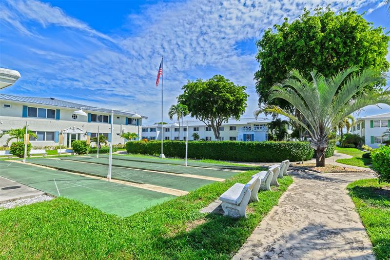 Image 31 of 41 For 6263 19th Ave  1030