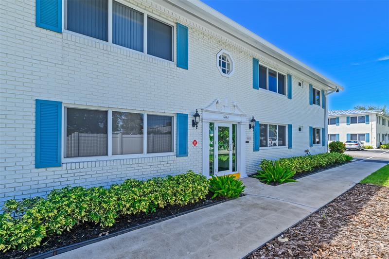 Image 36 of 41 For 6263 19th Ave  1030