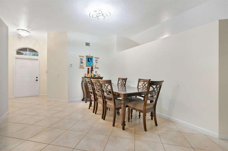 Image 14 of 47 For 1002 Aspri Way