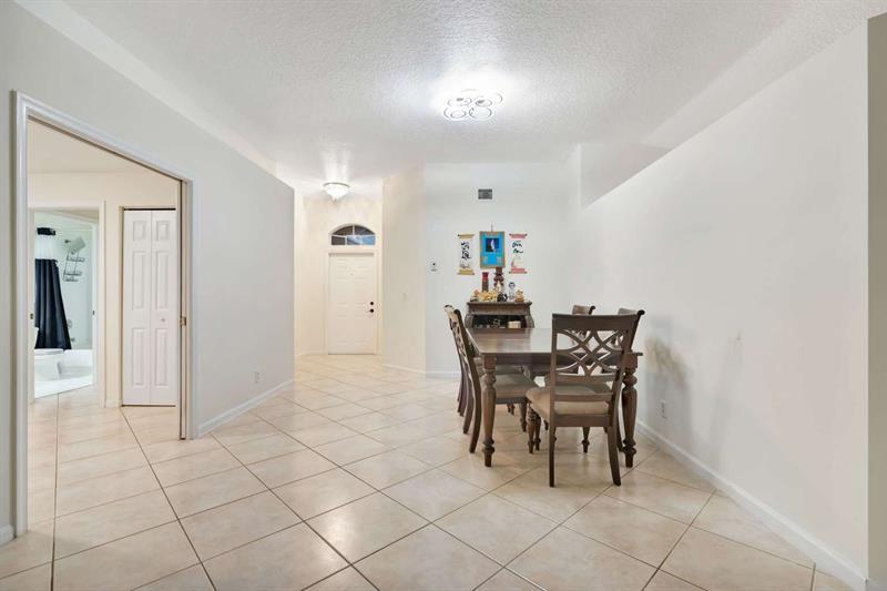 Image 17 of 47 For 1002 Aspri Way