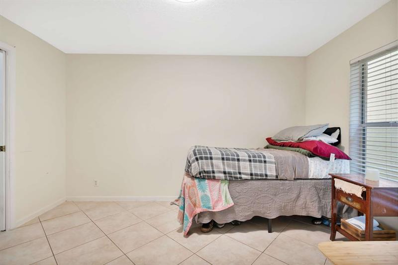 Image 20 of 47 For 1002 Aspri Way