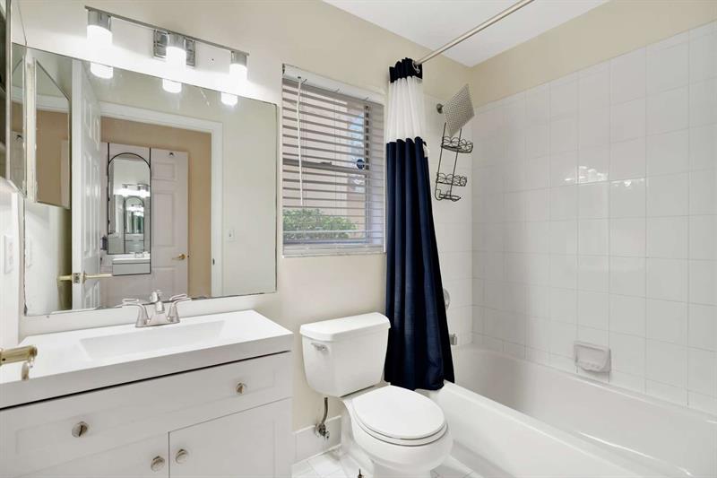 Image 21 of 47 For 1002 Aspri Way