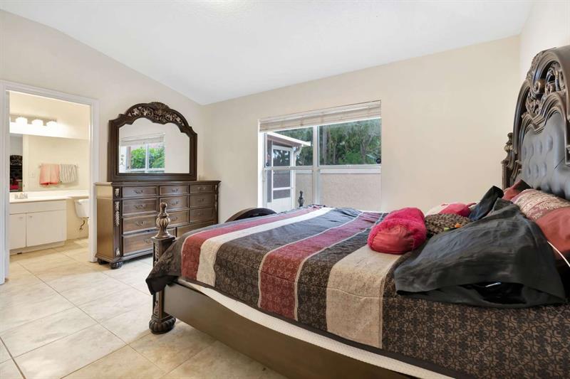 Image 23 of 47 For 1002 Aspri Way