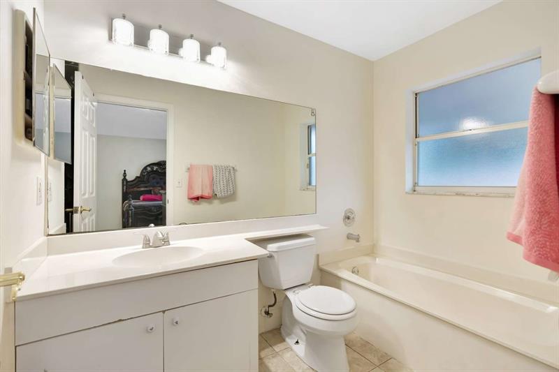 Image 24 of 47 For 1002 Aspri Way