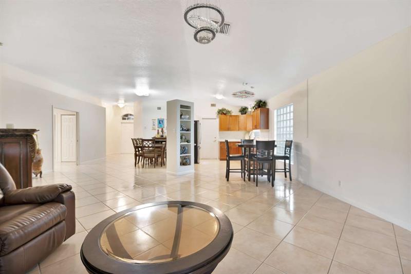 Image 7 of 47 For 1002 Aspri Way