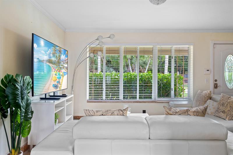 Image 16 of 73 For 2757 14th Ave