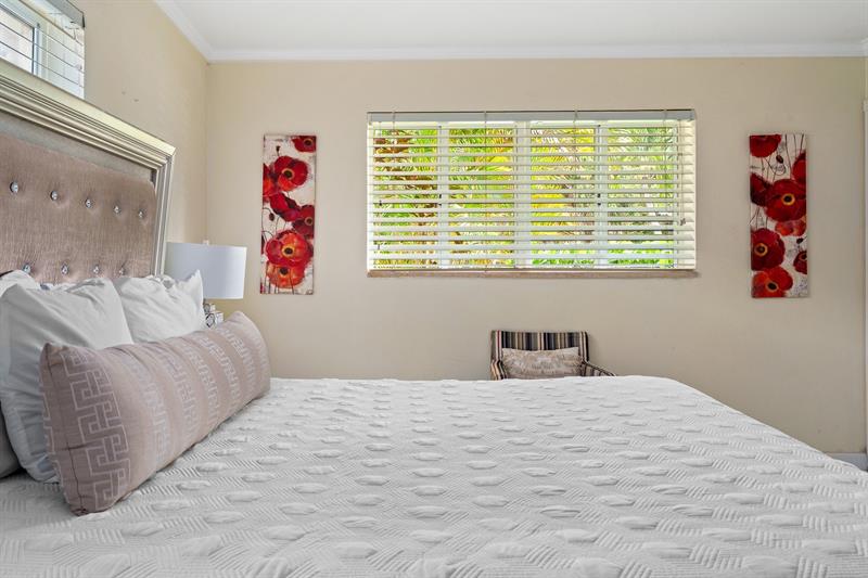 Image 19 of 73 For 2757 14th Ave