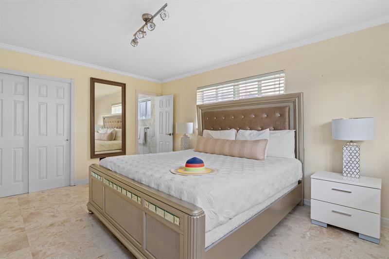 Image 27 of 73 For 2757 14th Ave