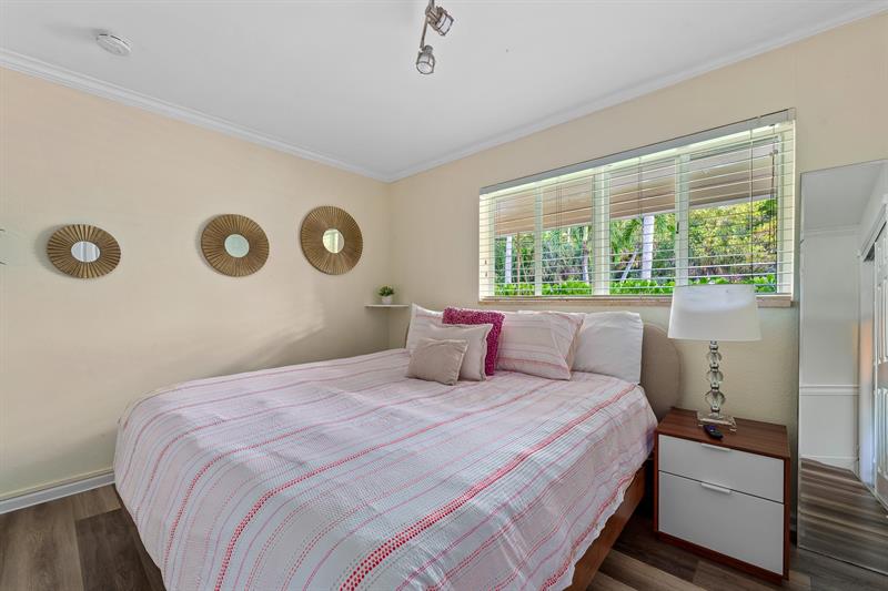 Image 38 of 73 For 2757 14th Ave