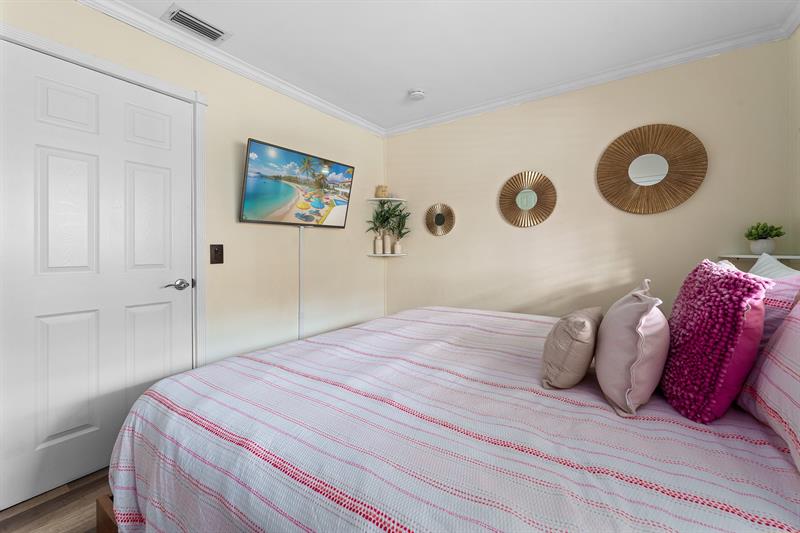 Image 39 of 73 For 2757 14th Ave