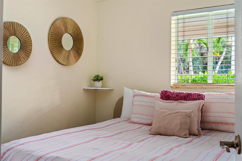 Image 40 of 73 For 2757 14th Ave